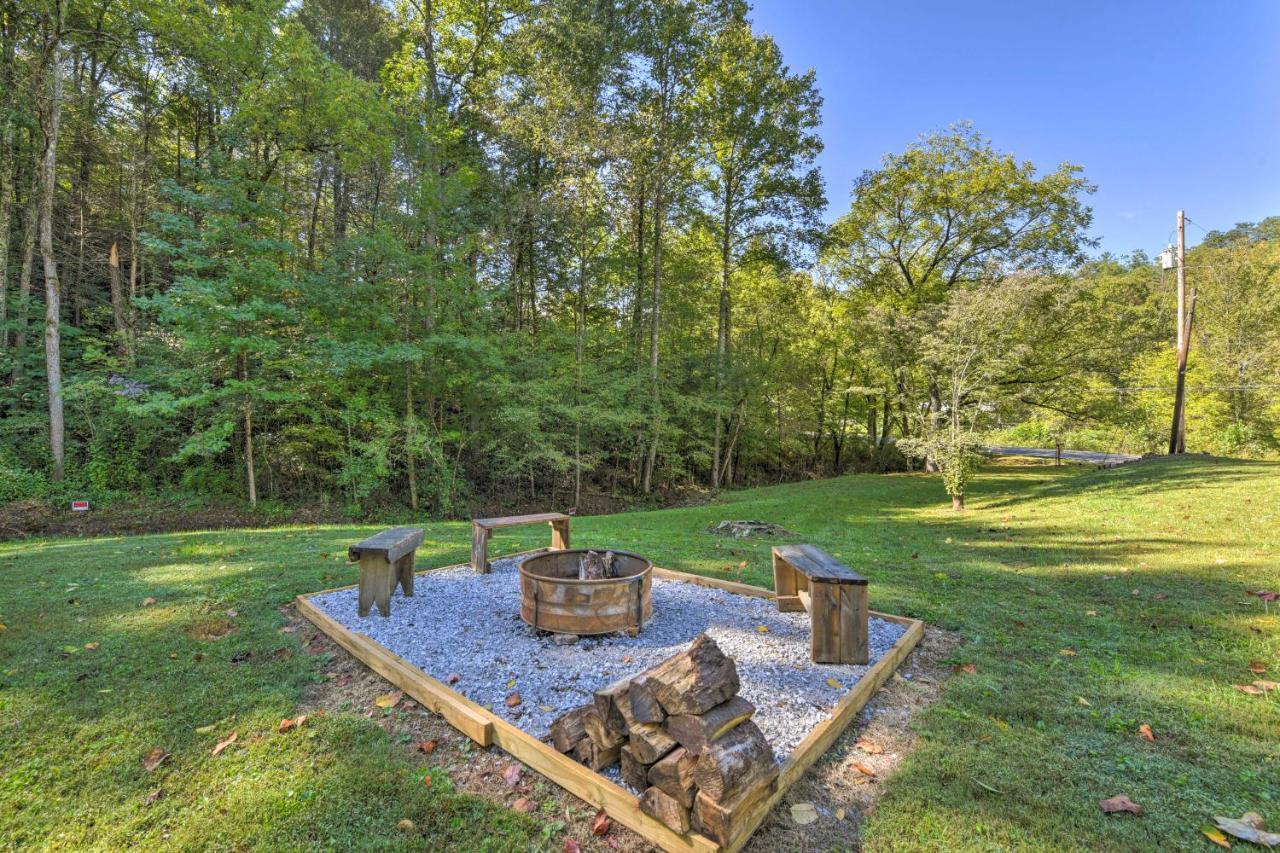 Smoky Mountain Cozy Cove Cabin Deck And Fire Pit! Cosby Exterior photo